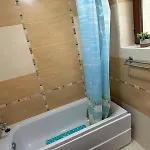 Wood Fireplace Duplex Near - Parking, Sleeps 6 Apartment *
