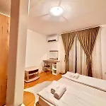 Wood Fireplace Duplex Near - Parking, Sleeps 6 Apartment *
