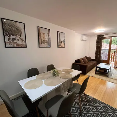 Wood Fireplace Duplex Near - Parking, Sleeps 6 Pamporovo