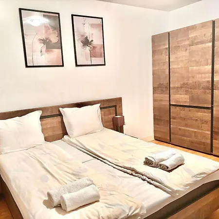 Lejlighed Wood Fireplace Duplex Near - Parking, Sleeps 6