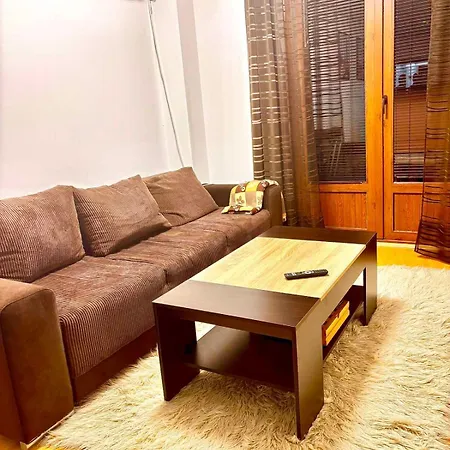 Wood Fireplace Duplex Near - Parking, Sleeps 6