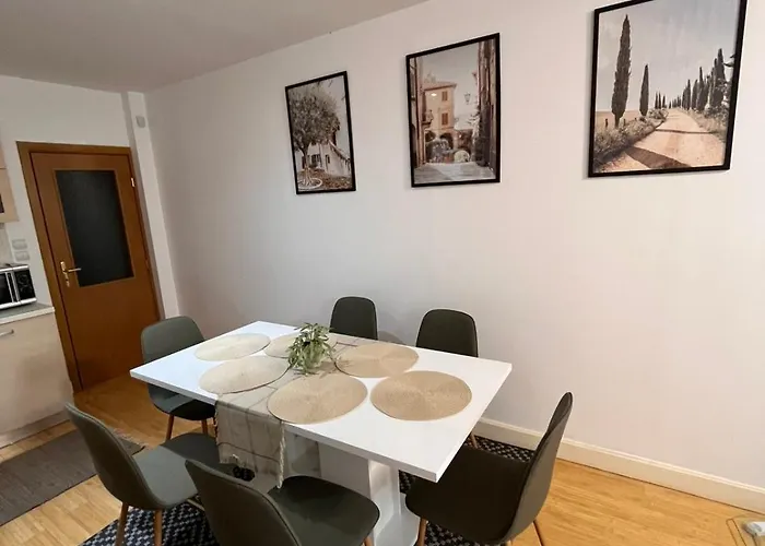 Wood Fireplace Duplex Near Pamporovo - Parking, Sleeps 6 아파트