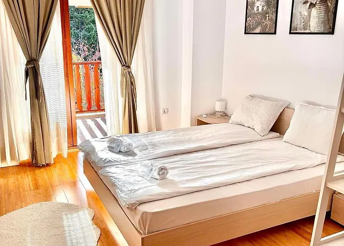 Wood Fireplace Duplex Near Pamporovo - Parking, Sleeps 6 * 스몰랸