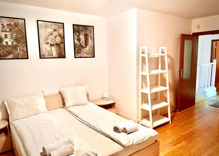 Wood Fireplace Duplex Near Pamporovo - Parking, Sleeps 6 아파트 스몰랸