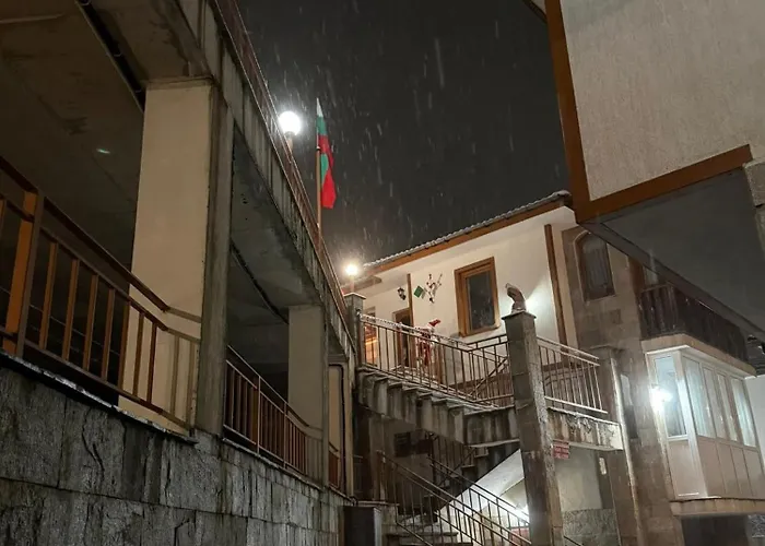 דירה Wood Fireplace Duplex Near Pamporovo - Parking, Sleeps 6 סמוליאן